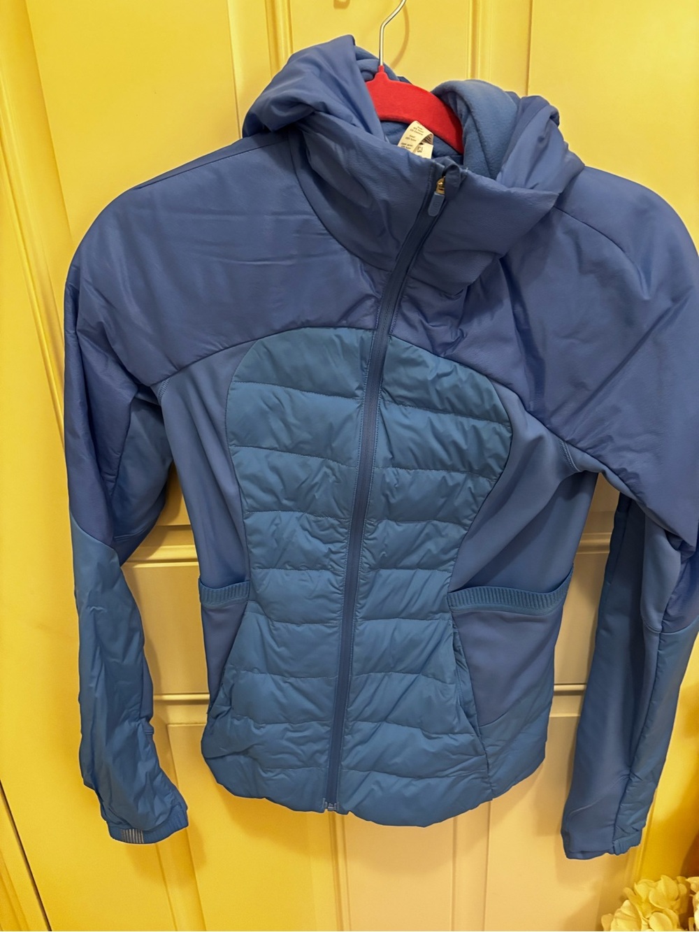 lululemon athletica Two-Tone Quilted Hooded Puffer Jacket - Blue - Picture 2 of 6